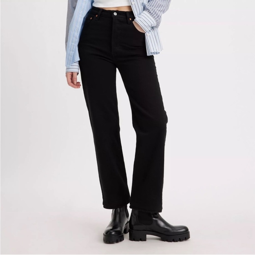 Levi's Women's Black Straight Leg Jeans